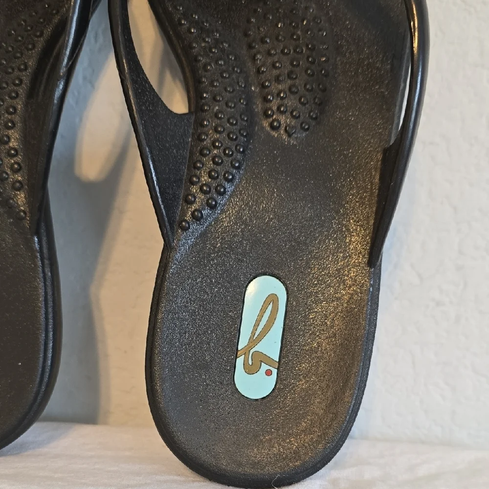 OKA b. Black Women's Sandals with Floral Accent. Size ML - Picture 8 of 16
